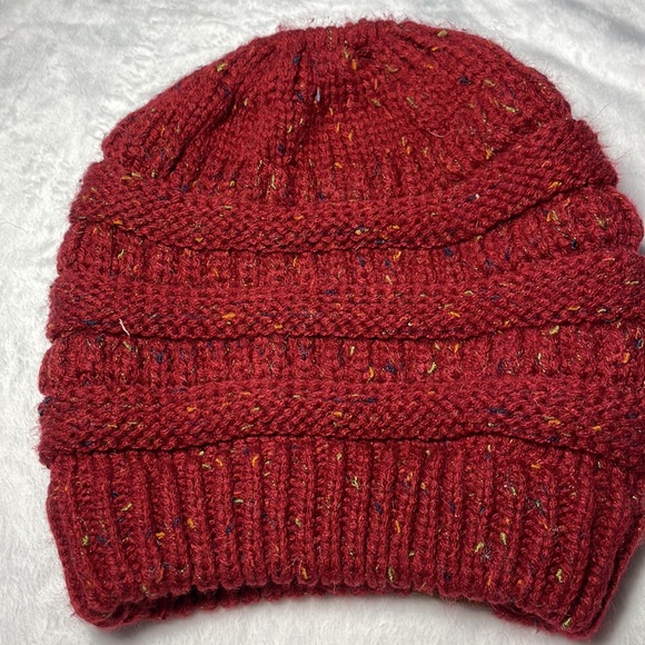Red C.C. winter hat - Picture 3 of 8